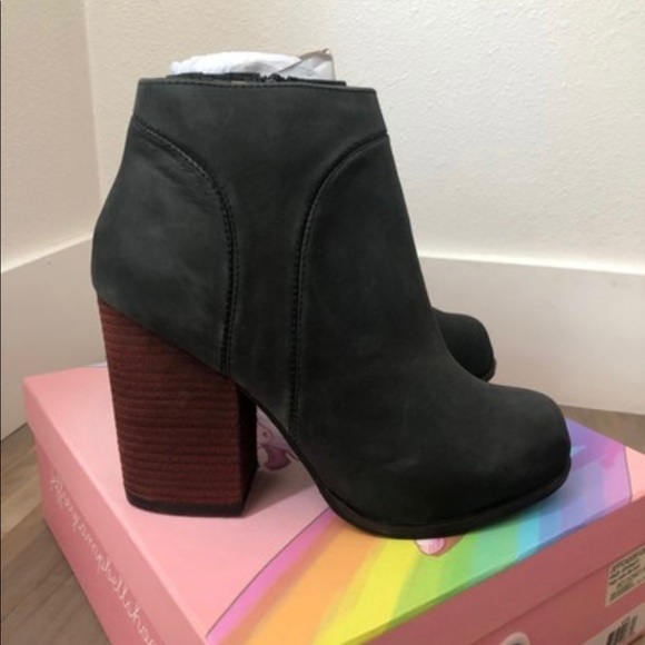 Jeffrey Campbell leather bootie, size 8.5 - Picture 4 of 10